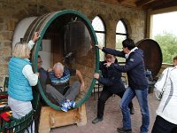 2015 Wein 271  Auch Frösche kann man in ein Fass "einlagern"